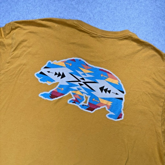 Pendleton Tuscan Bear‎ Aztec Shirt Men's Size XL Yellow Graphic Print Tee - Picture 1 of 7